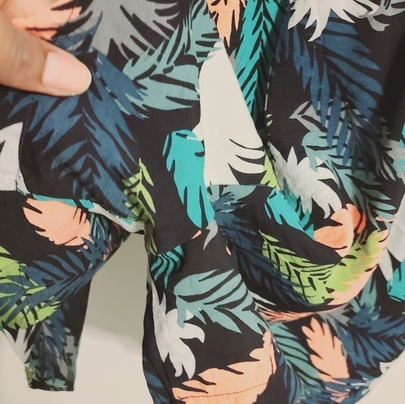 Mododoc | Women's Floral Print Short Sleeve Shorts Romper (Size Medium) - Picture 11 of 12